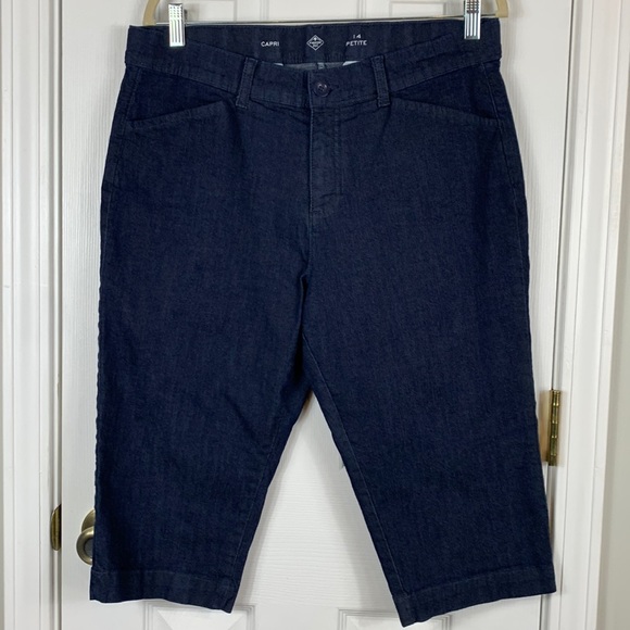 St. John's Bay Pants - St. John’s Bay denim looking capris shorts size 14P. Pockets in front.